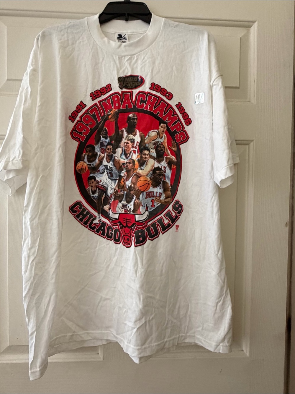 VINTAGE 90s NBA CHICAGO BULLS 1997 STARTER DEADSTOCK T-SHIRT SIZE XL